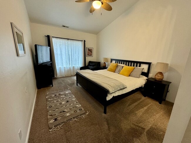 Building Photo - 4809 S Dory Trail