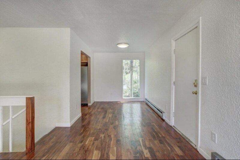 Building Photo - 347 Deer Path Rd