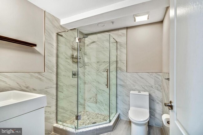 Building Photo - 1945 Watkins St