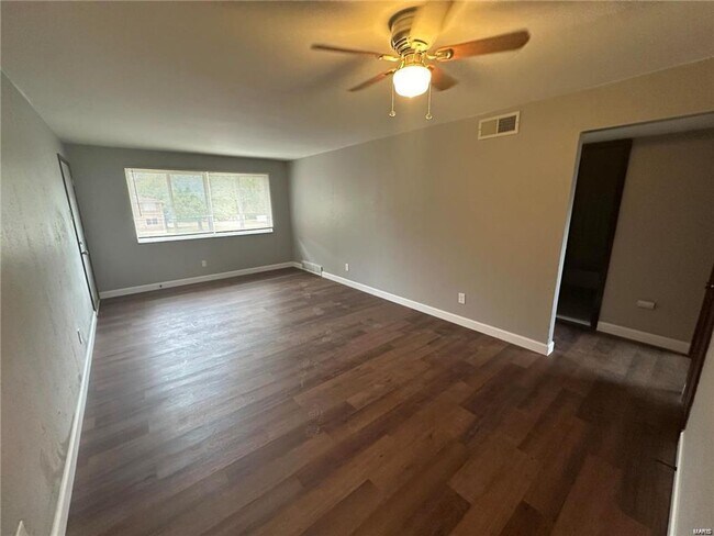 Building Photo - 14 Bruce Dr