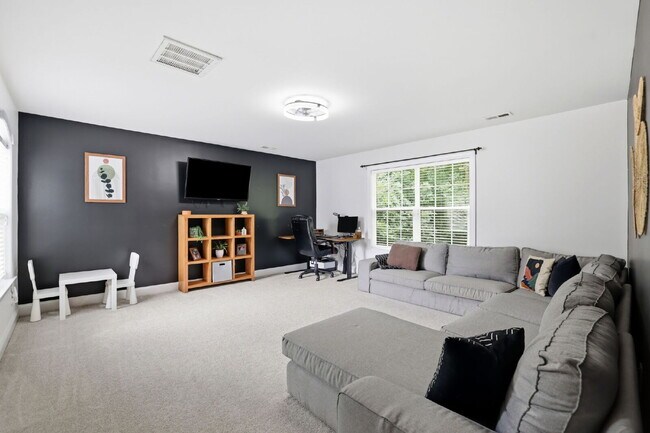 Building Photo - Welcome Home to 8626 Sagekirk Ct