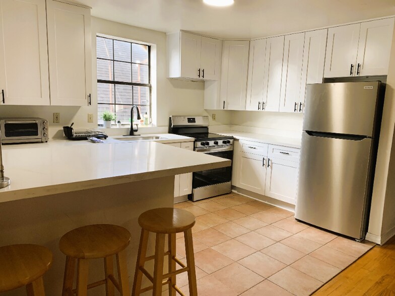 Building Photo - 7100 Zimpel St