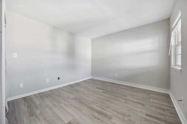 Building Photo - Fully Renovated 2BR/2BA Condo for Rent – P...