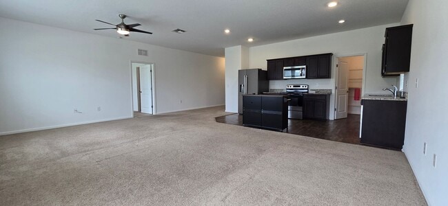 Building Photo - 15660 Merlin Ave