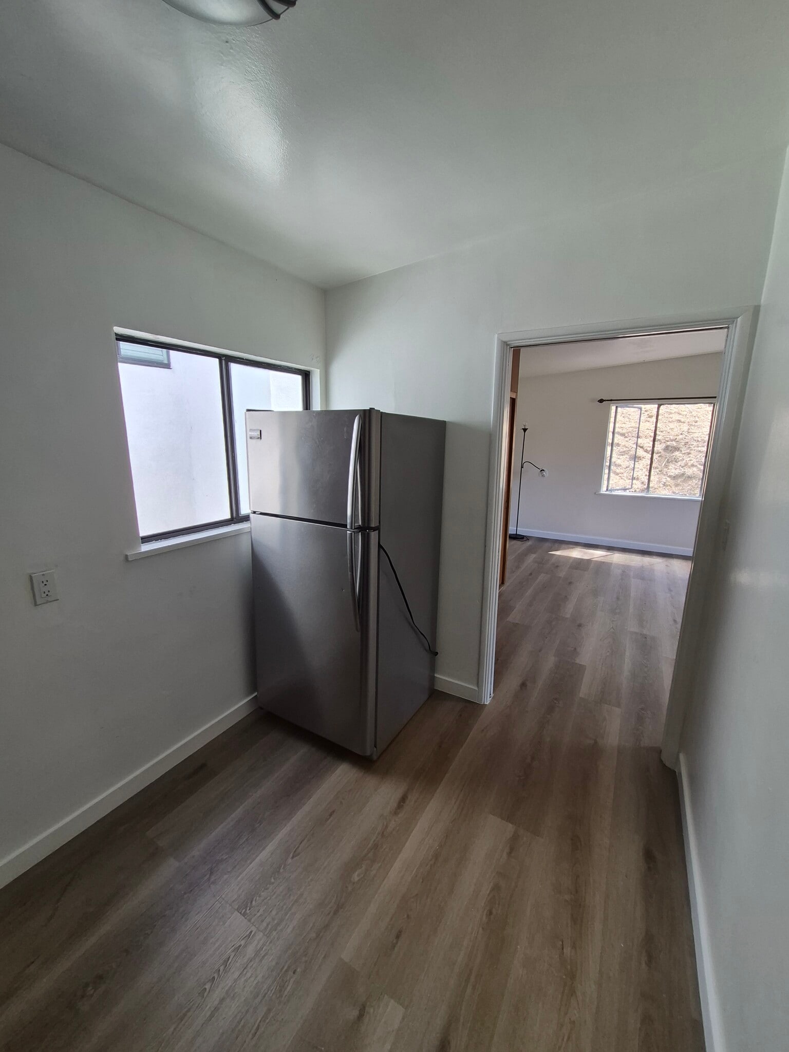 Building Photo - 3443 Cahuenga Blvd W