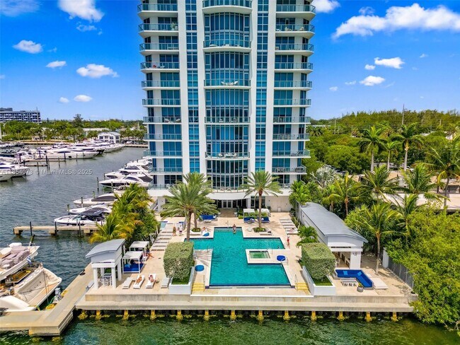 Building Photo - 17301 Biscayne Blvd