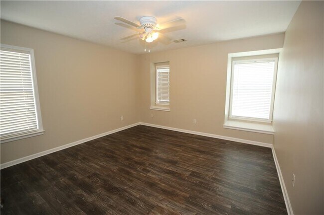 Building Photo - 173 Parkmont Ct