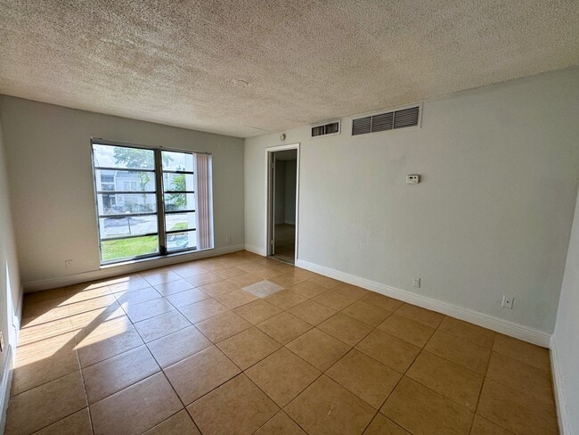 Building Photo - 4459 Treehouse Ln