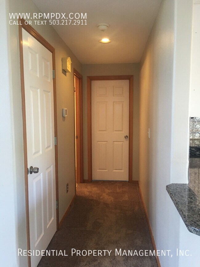 Building Photo - Refreshed Rental Rate - Coveted Sherwood H...