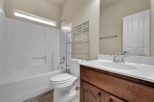 Building Photo - 5813 Paluxy Sands Trail
