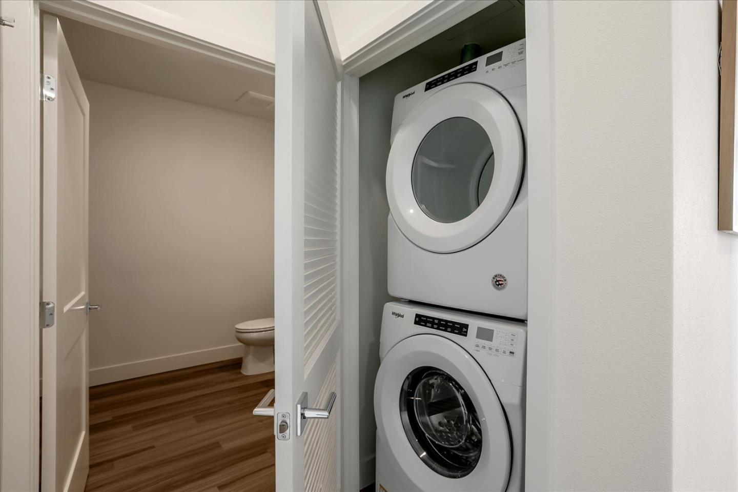 washer and dyrer - 3578 Rambla Place