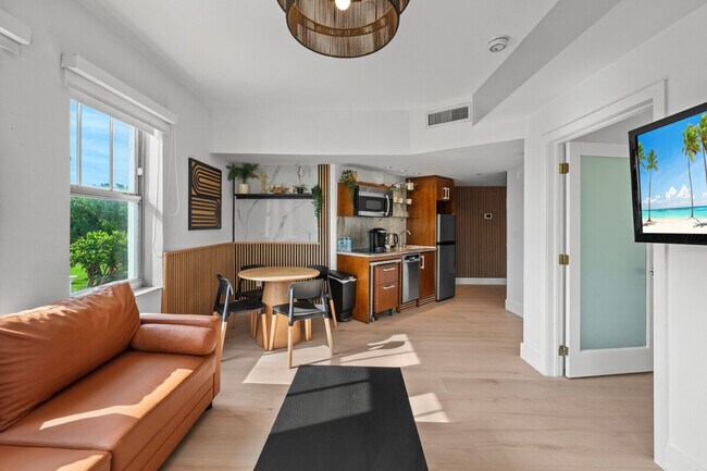 Building Photo - 1036 Ocean Dr