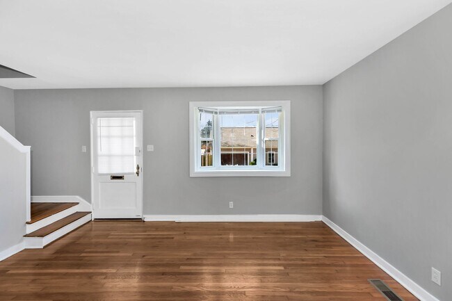 Building Photo - 207 Windham St SE