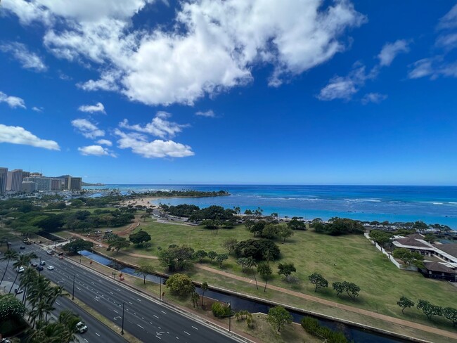 Building Photo - Nauru Tower 1704 - Beautiful & unobstructe...