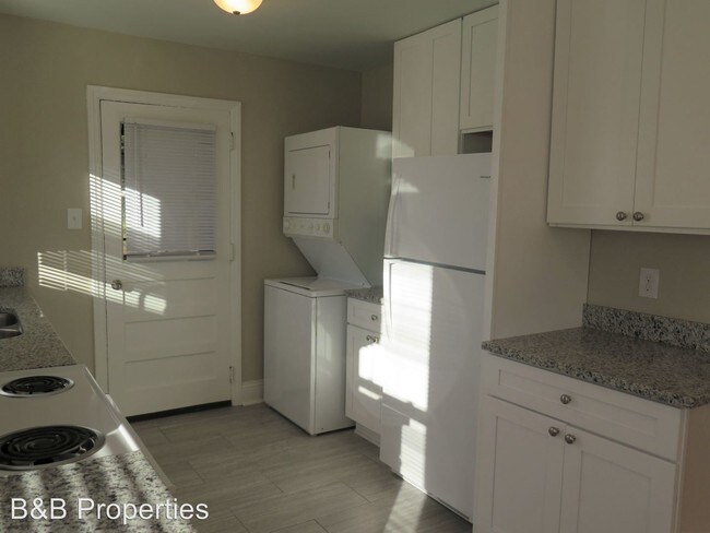 Building Photo - 2324-2326 Lyon St