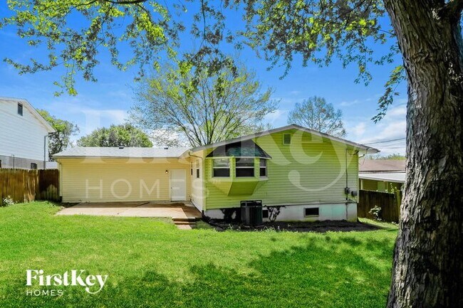 Building Photo - 1555 Florida Dr