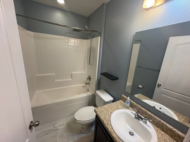 Building Photo - 2409 Martins Run