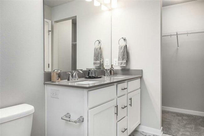 Building Photo - Charming 3 Bedroom Home in Urbandale