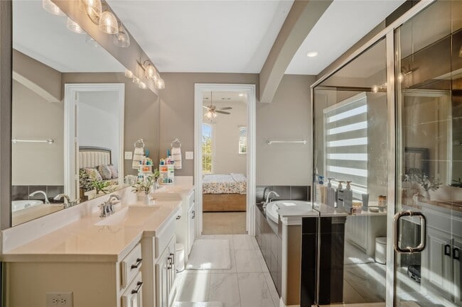 Building Photo - 4424 English Maple Dr