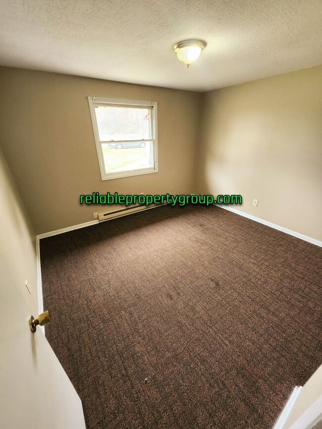 Building Photo - New Listing in Fort Wayne