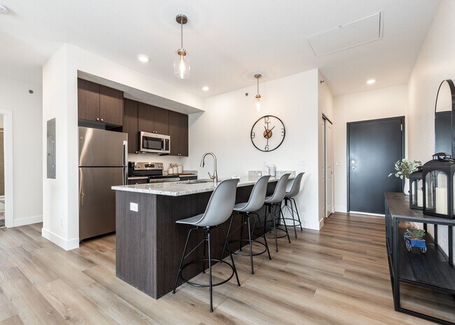 Building Photo - 5641 Silverstone Terrace