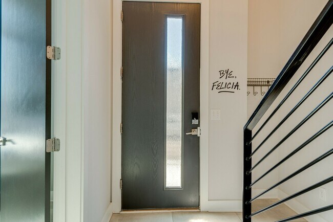 Building Photo - 2910 Felicia St