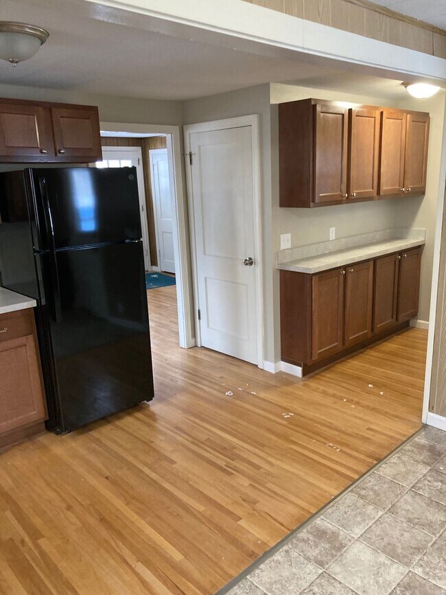 Building Photo - Nedrow remodeled 2 Bed ranch