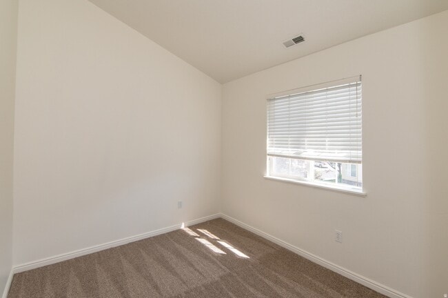 Building Photo - 13533 Venicia Way