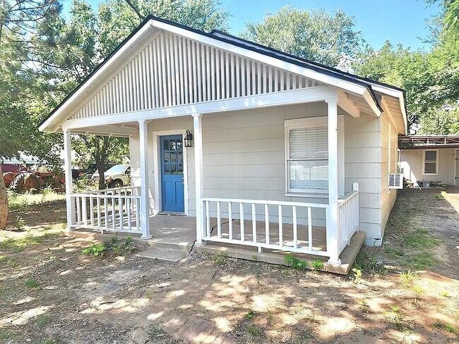 Primary Photo - 620 W Jackson St