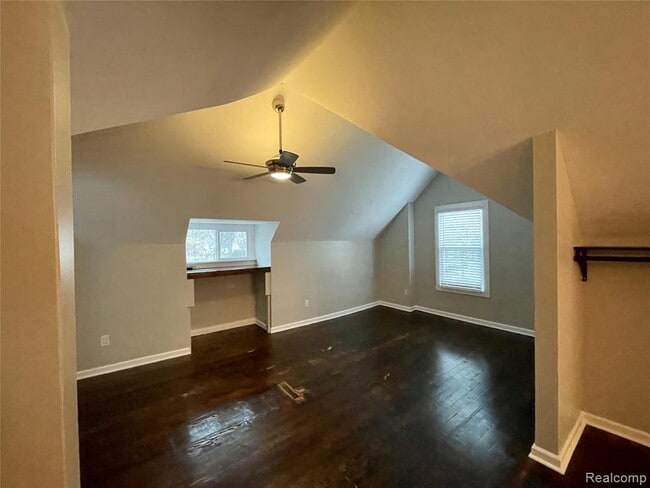 Building Photo - 1103 Mclean Ave