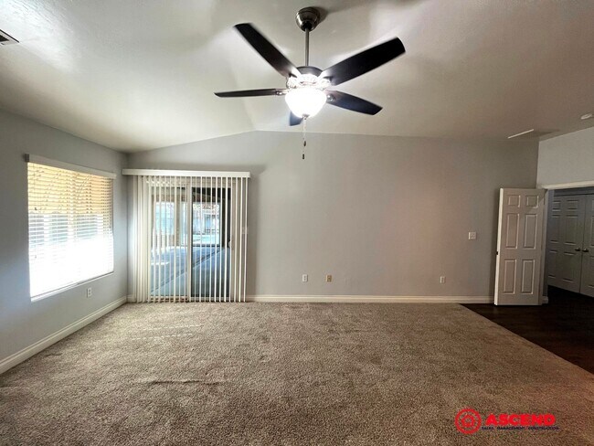 Building Photo - Beautiful 4 Bedroom Home in the Southwest!