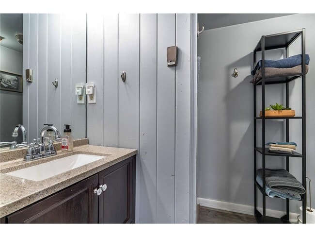 Building Photo - 1409 Hoot Lake Dr