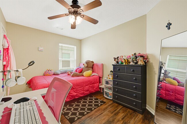 Building Photo - 9825 Hyacinth Way