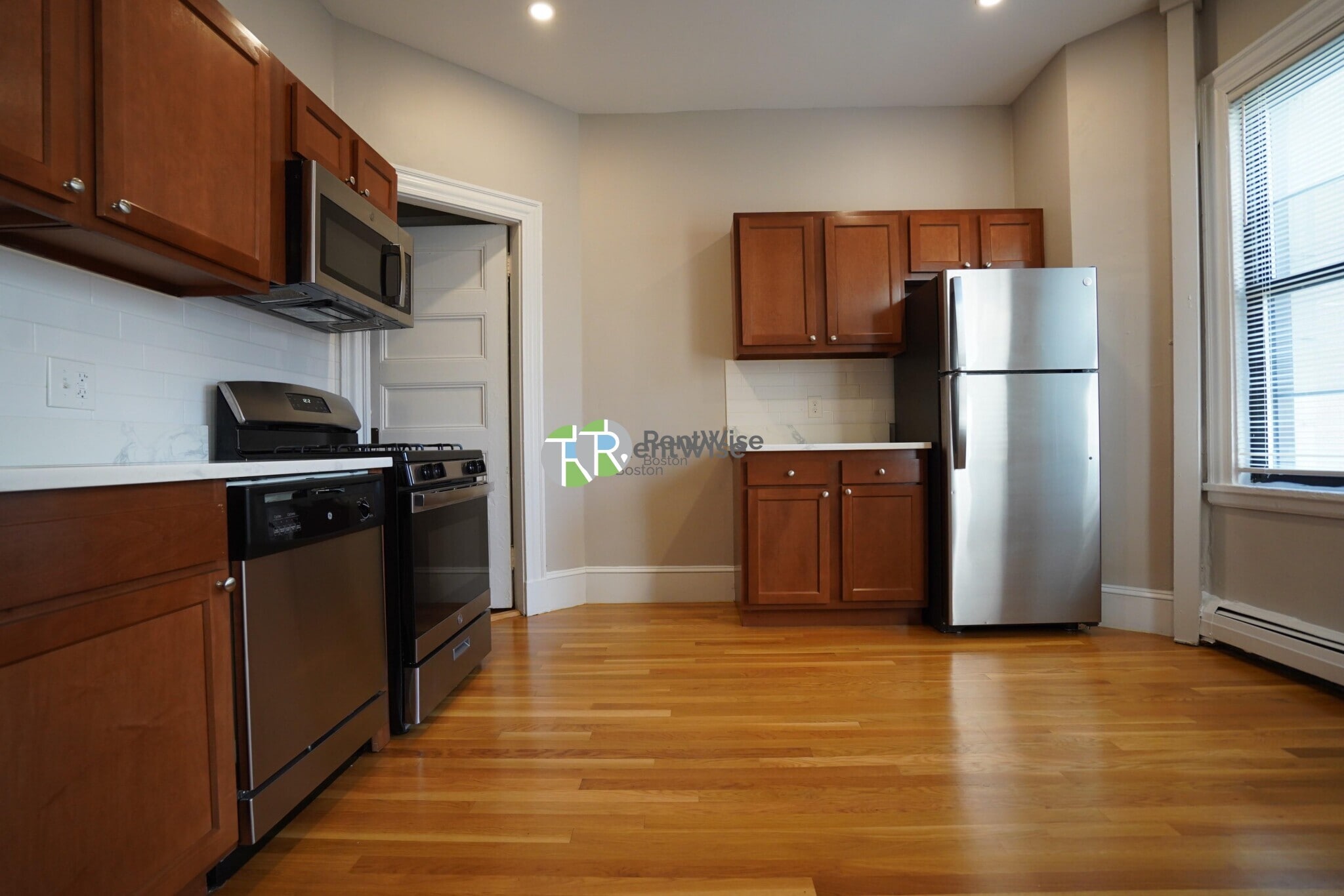 Building Photo - 72 Gardner St