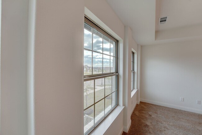 Building Photo - Must See 5 Bed 4.5 Bath in Northlake