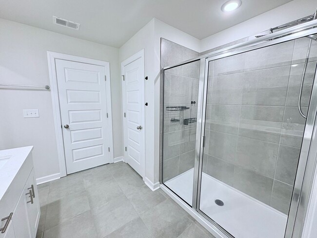 Building Photo - 220 Coulter Ct