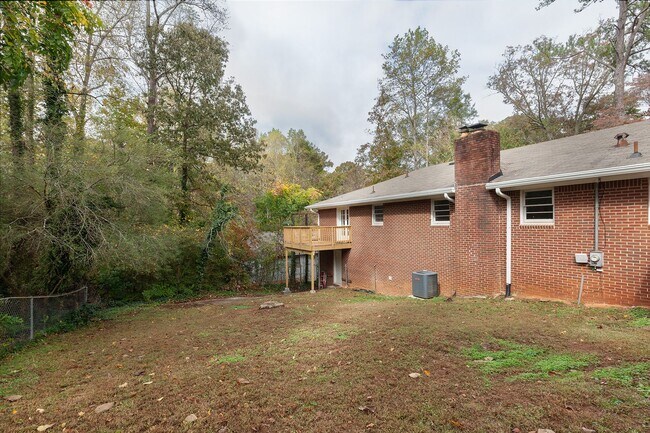 Building Photo - Very Spacious 4/3 w/ Finished Basement in Great Smyrna Location!