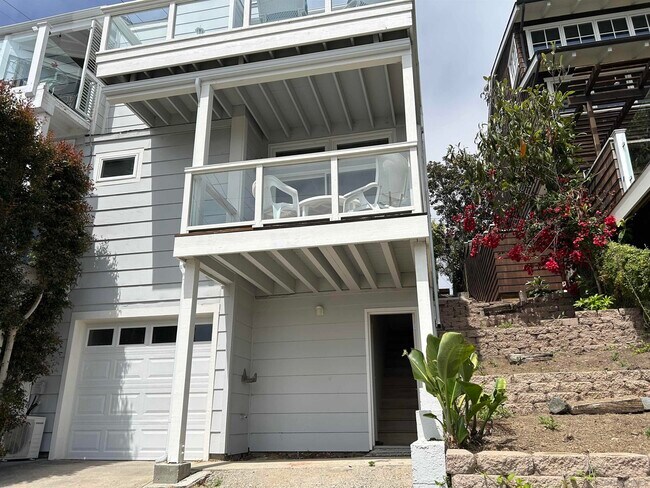 Building Photo - 2510 Montgomery Ave
