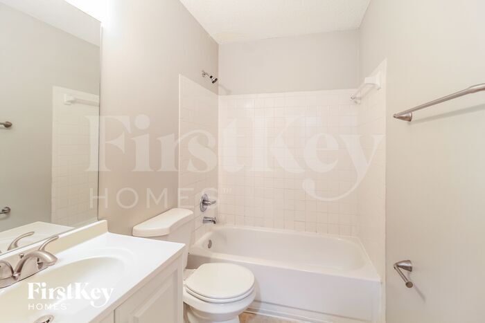 Building Photo - 1237 Regal Heights Dr
