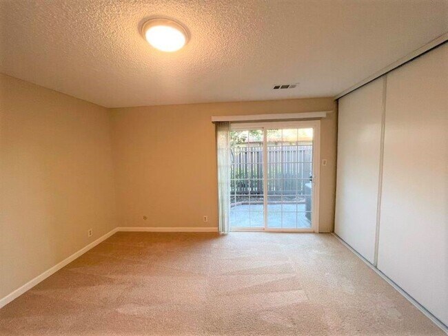 Building Photo - 1732 Sapling Ct