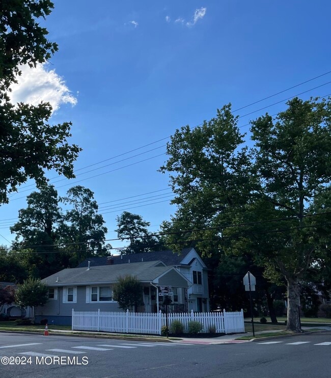 Building Photo - 106 Leighton Ave