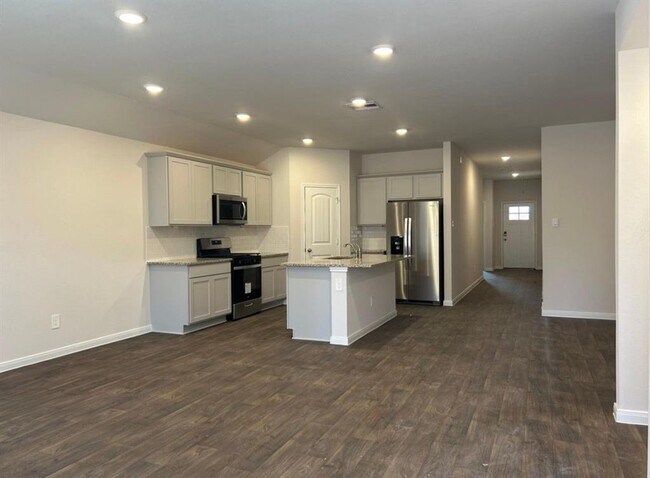 Building Photo - 1313 Camden Ln