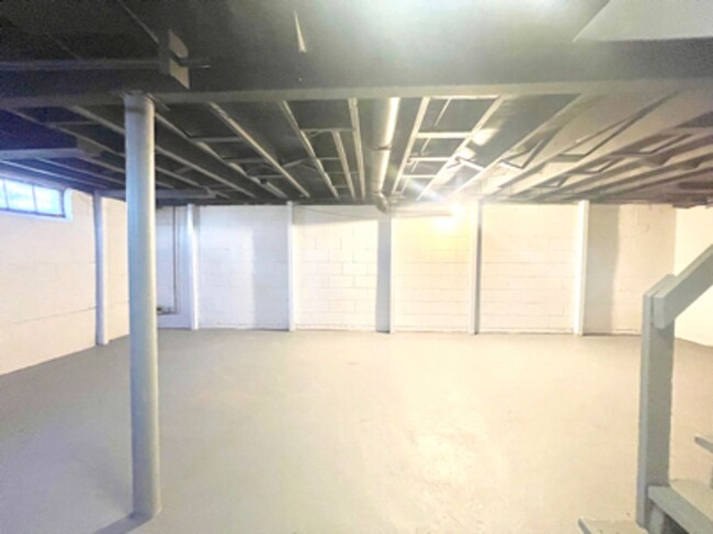 Building Photo - 3 Bed 1 Bath