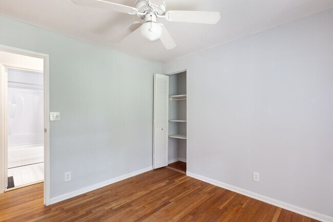 Building Photo - 3BR/2.5BA in Ideal Smyrna Location w/ Deck...