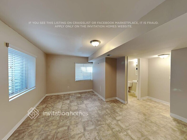 Building Photo - 2812 S Walden Way