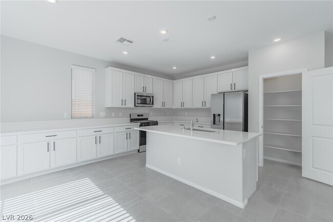 Building Photo - 5945 Lindenberry Walk St