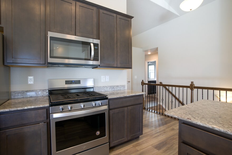 Building Photo - 9792 Fairway Glen Dr