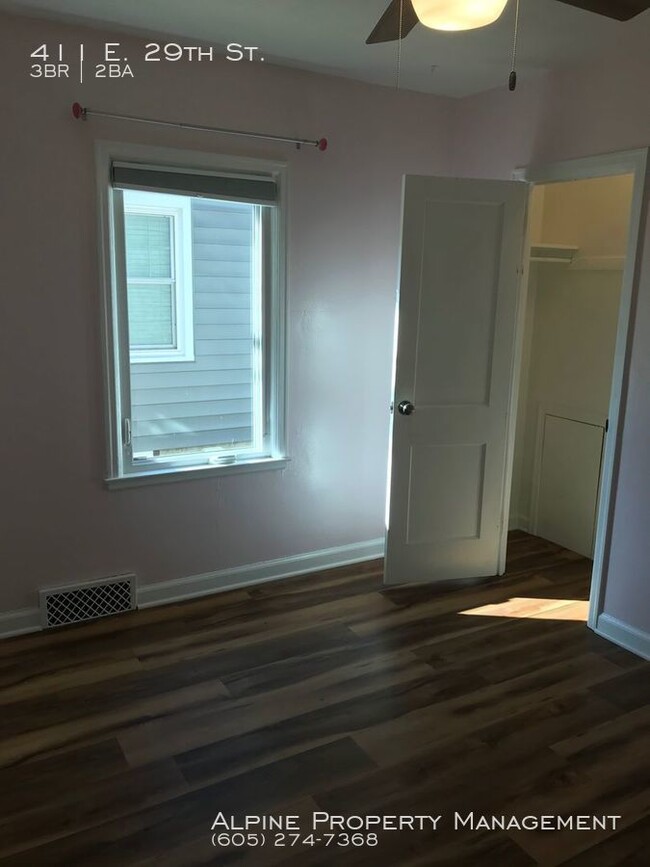 Building Photo - 3 Bed/2 Bath Home Near McKennan Park!