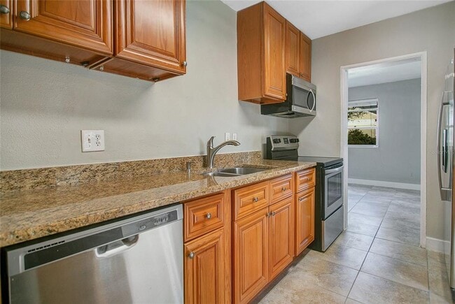 Building Photo - 541 N Capen Ave