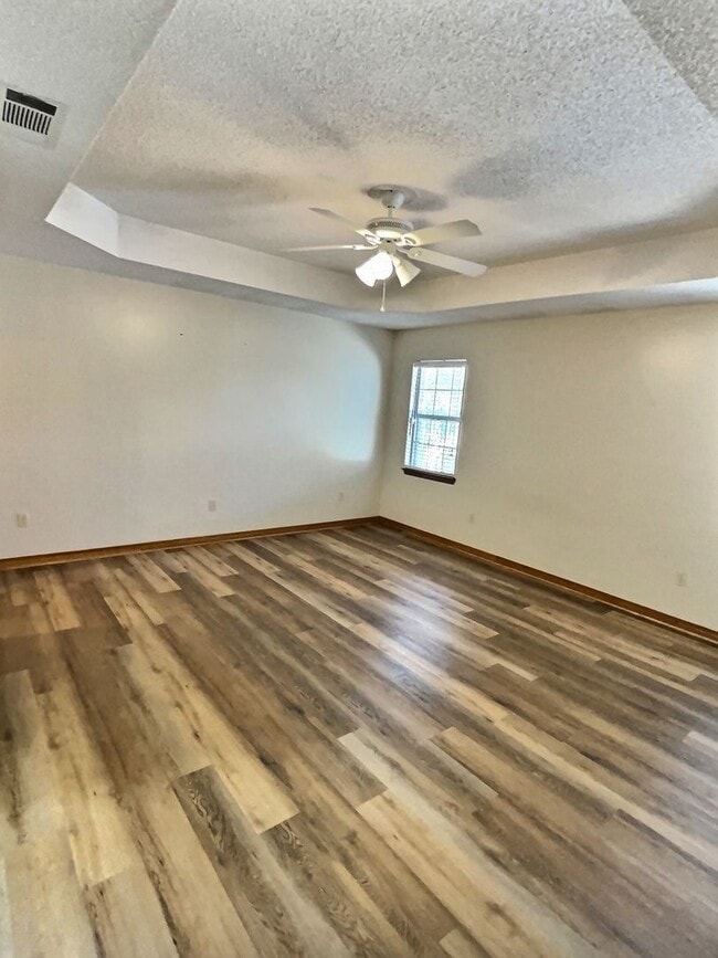 Building Photo - Spacious 4-Bedroom Home in Ocean Springs S...